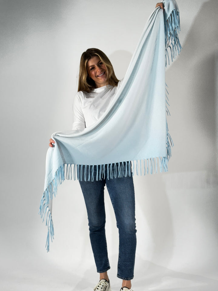 Dreieckstuch mit Fransen im Dégradé