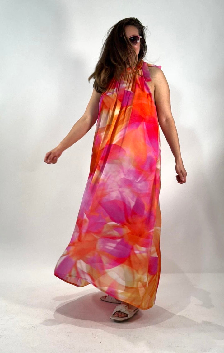 Maxi dress chiffon in halter style