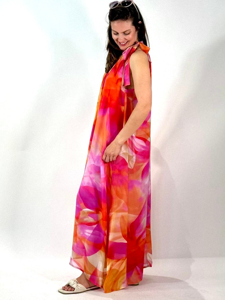 Maxi dress chiffon in halter style