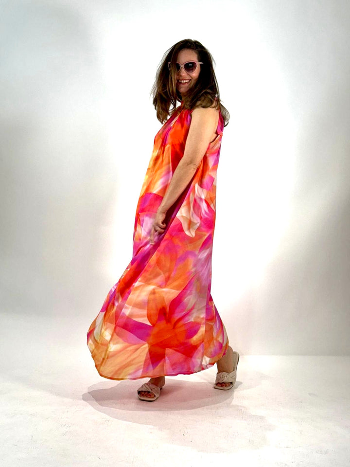 Maxi dress chiffon in halter style
