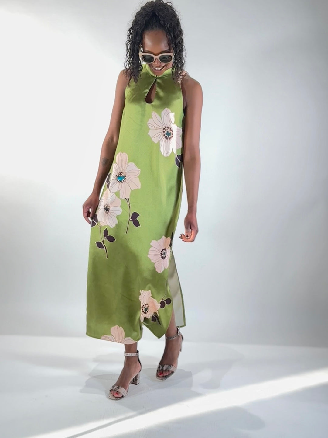 Midi-Kleid Asia satiniert