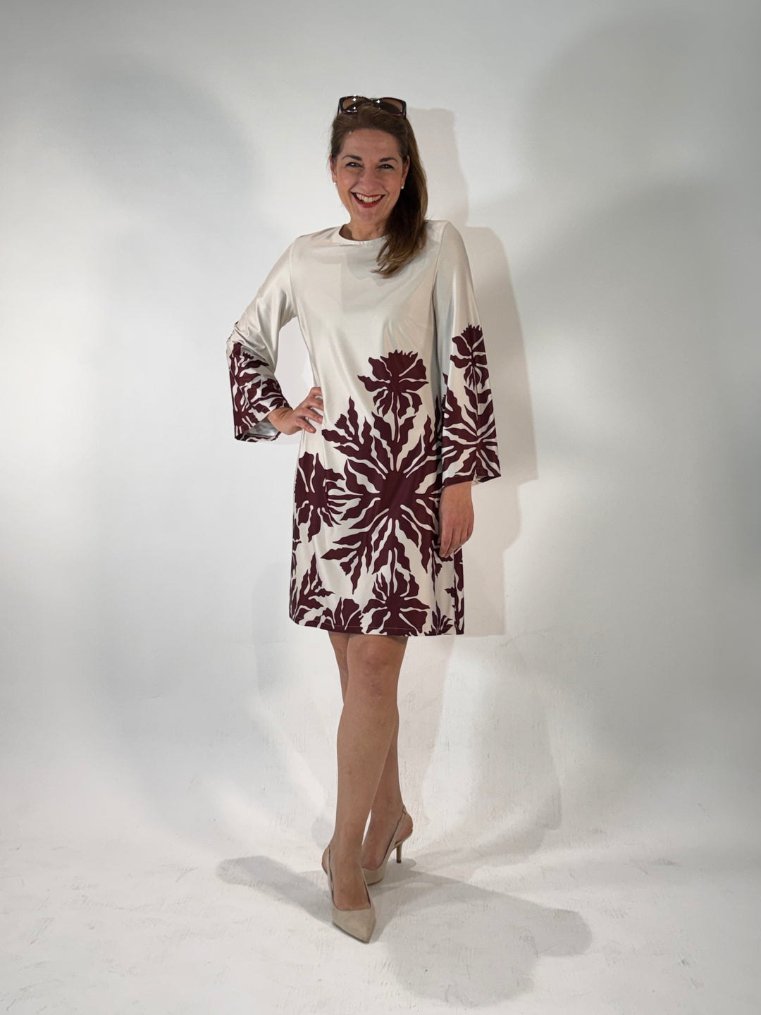 Printkleid mit ausgestelltem Arm