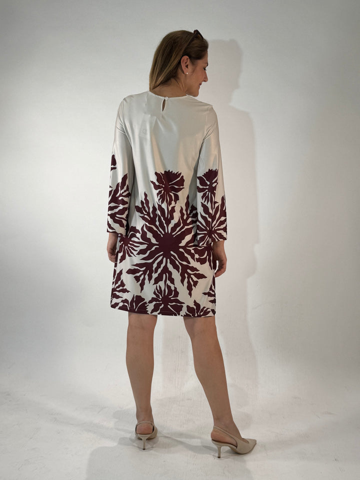 Printkleid mit ausgestelltem Arm