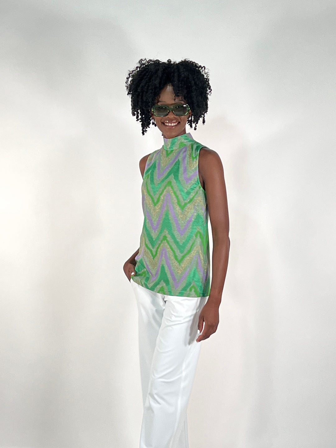 Top halter neck in zigzag design