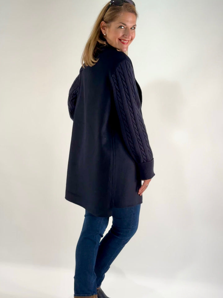 Kurzmantel mit Strickarm