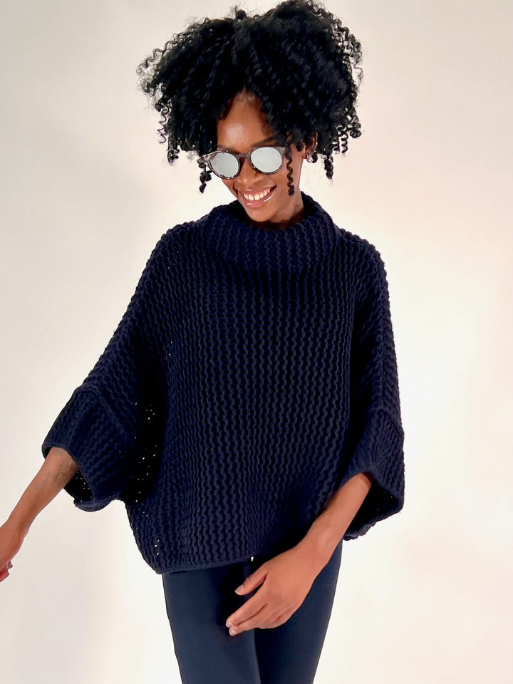 Poncho-Pulli im Linksstrick