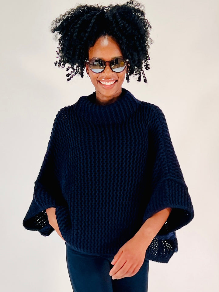Poncho-Pulli im Linksstrick
