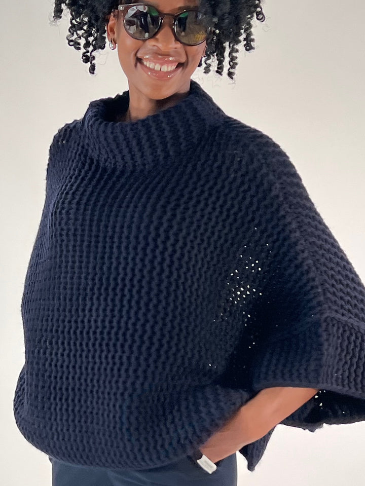 Poncho-Pulli im Linksstrick