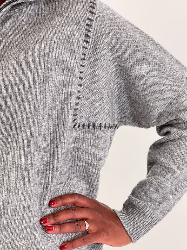 Troyer mit Stitching-Details