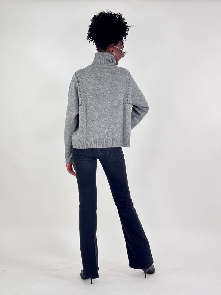 Troyer mit Stitching-Details