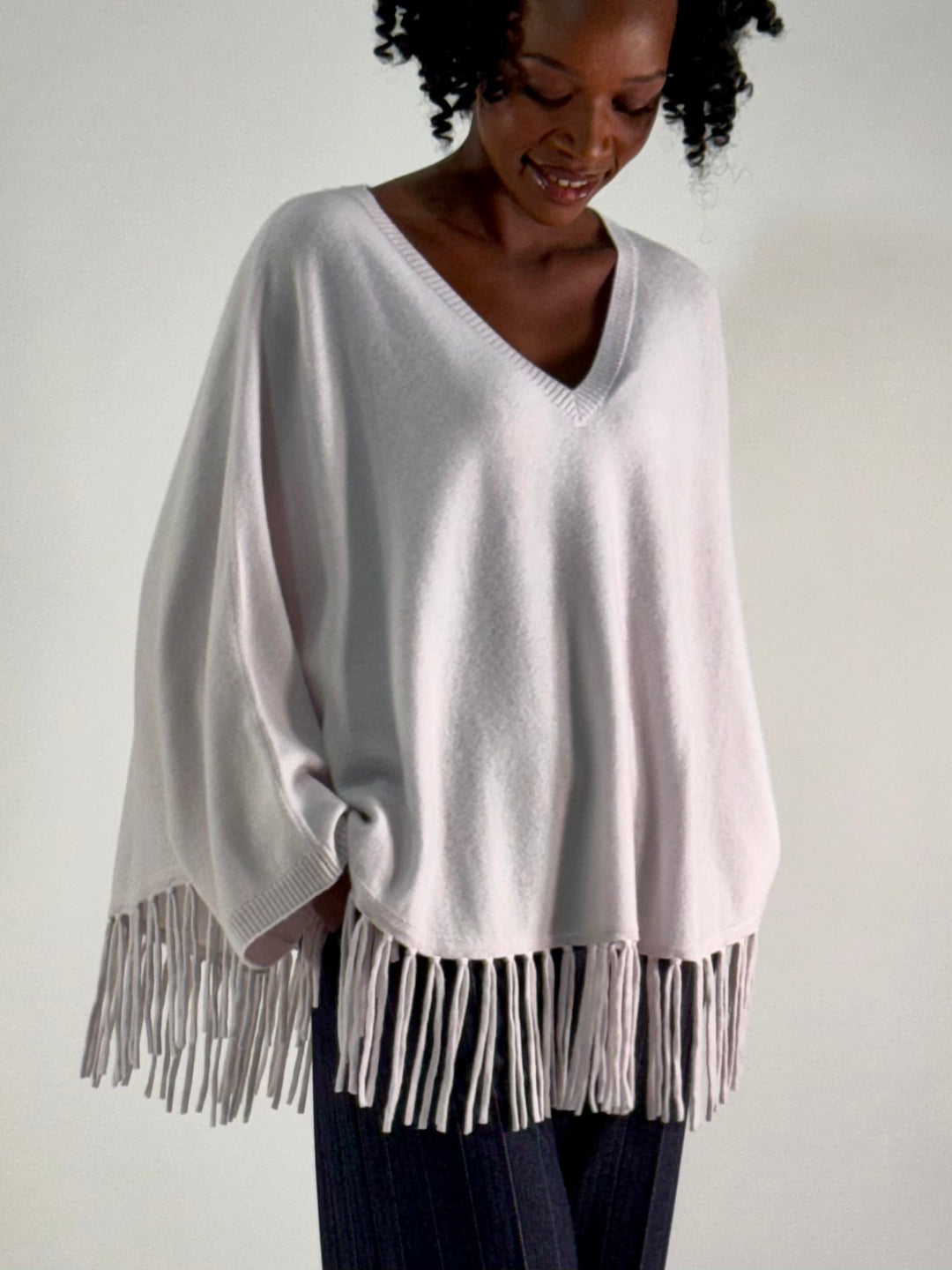V-Neck Poncho mit Arm