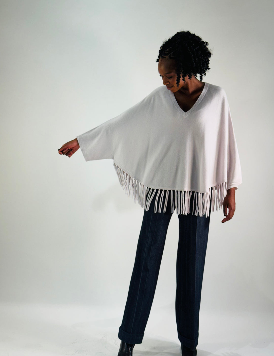V-Neck Poncho mit Arm