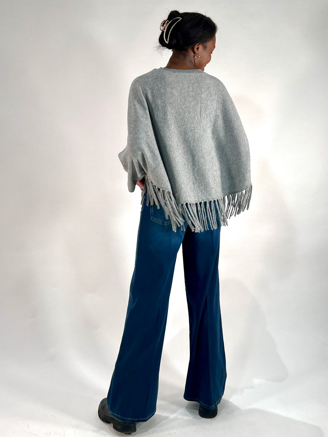 V-Neck Poncho mit Arm