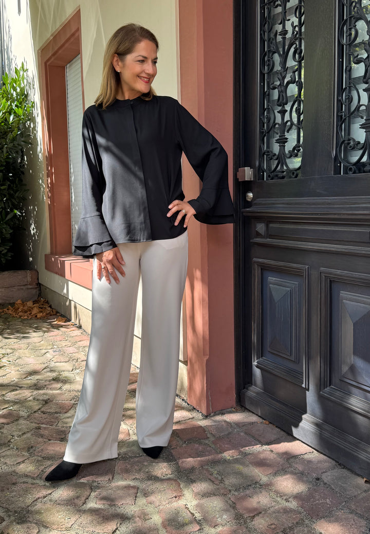 Seidenbluse mit Volant-Arm