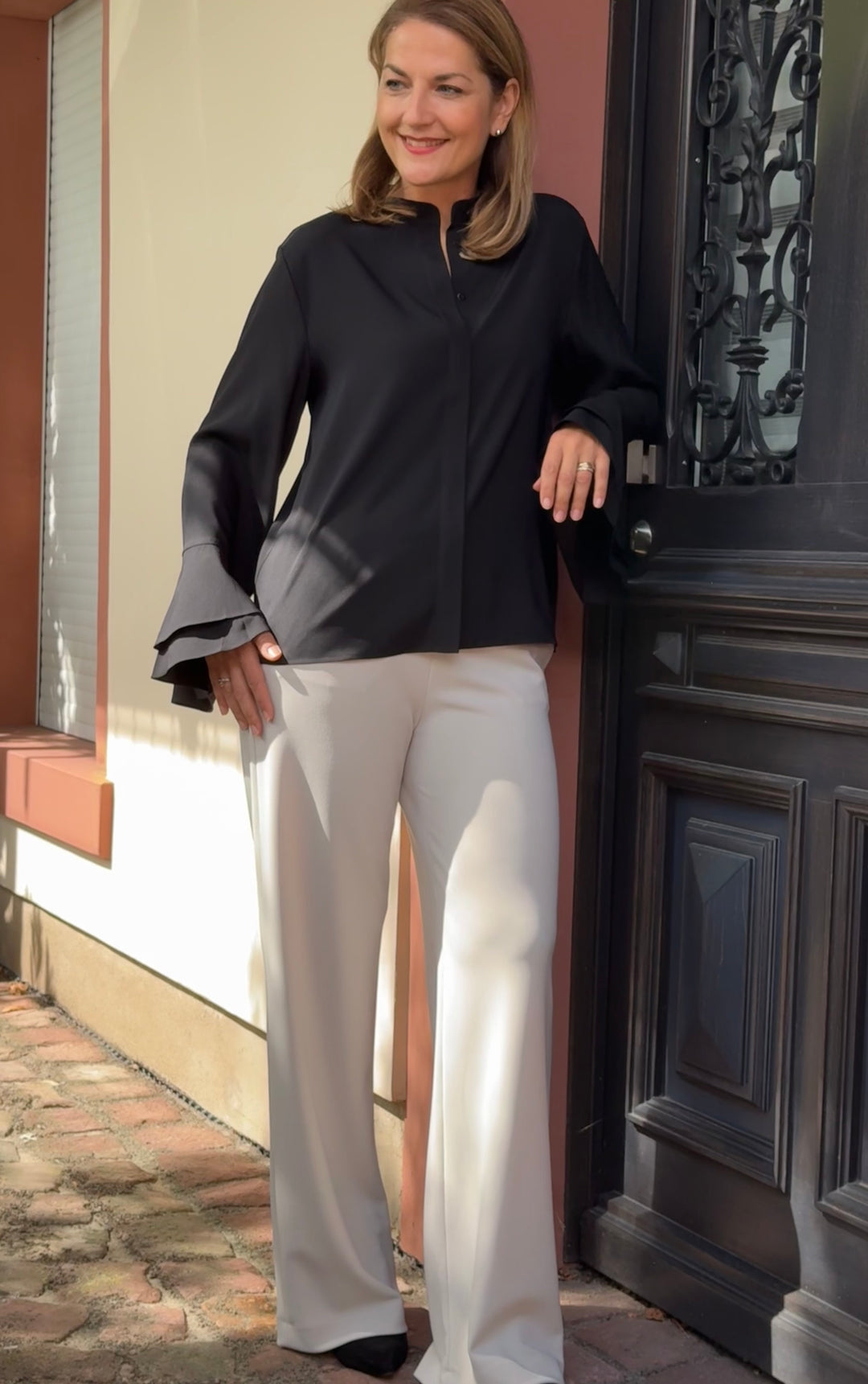 Seidenbluse mit Volant-Arm