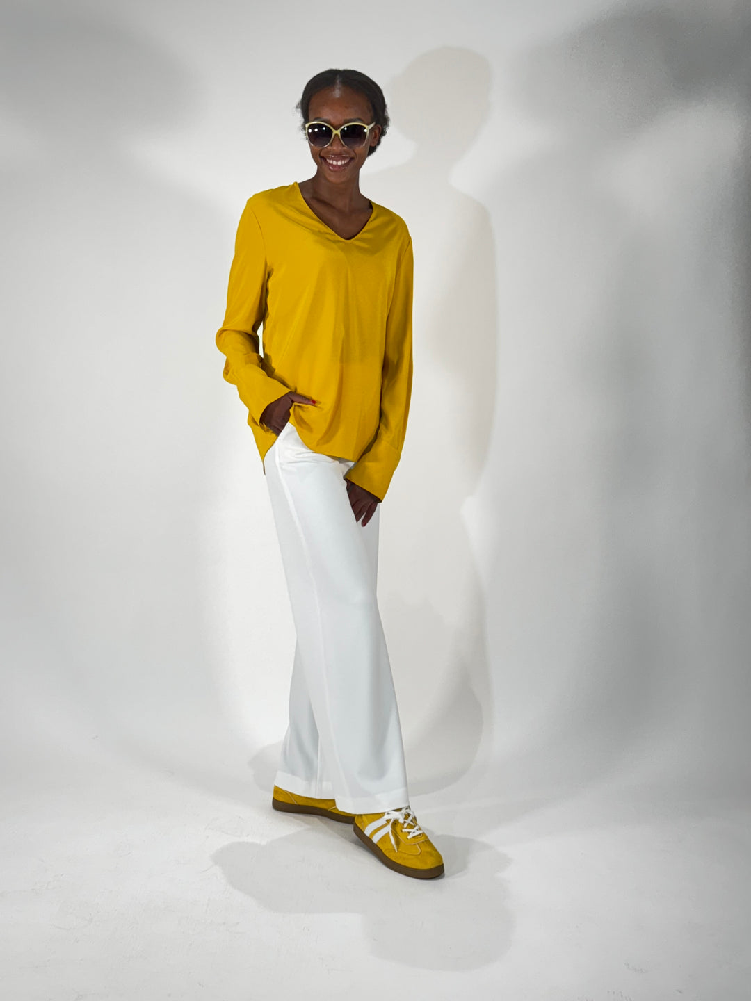 Seidenbluse mit V-Ausschnitt