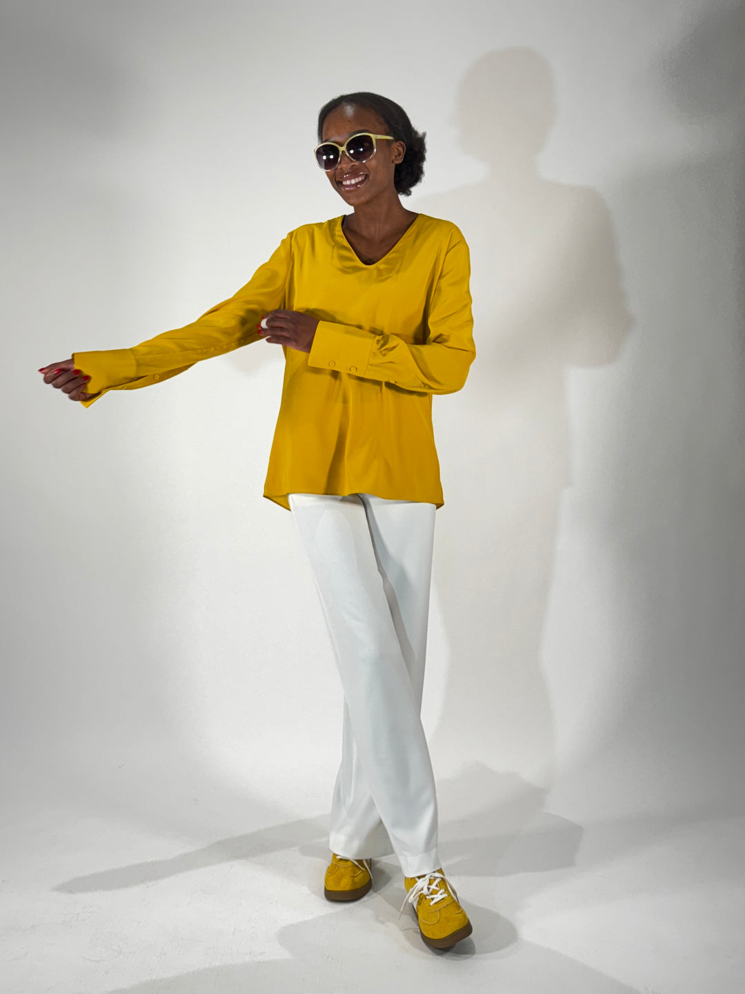 Seidenbluse mit V-Ausschnitt