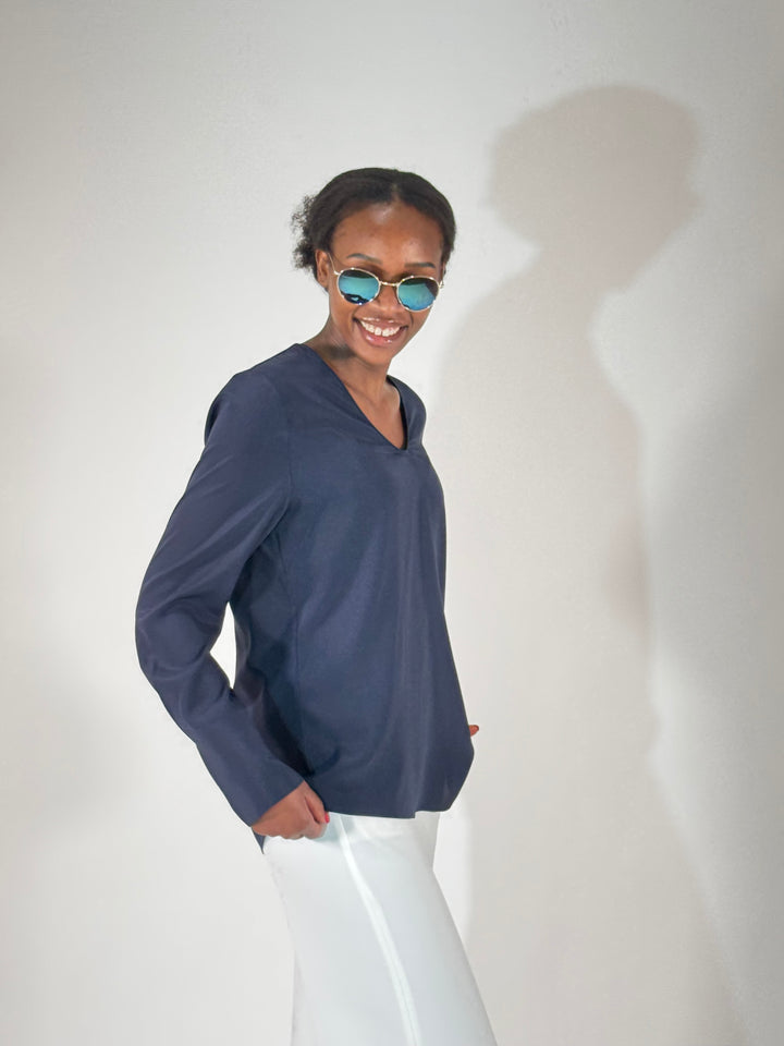 Seidenbluse mit V-Ausschnitt