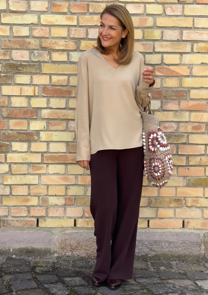 Seidenbluse mit V-Ausschnitt