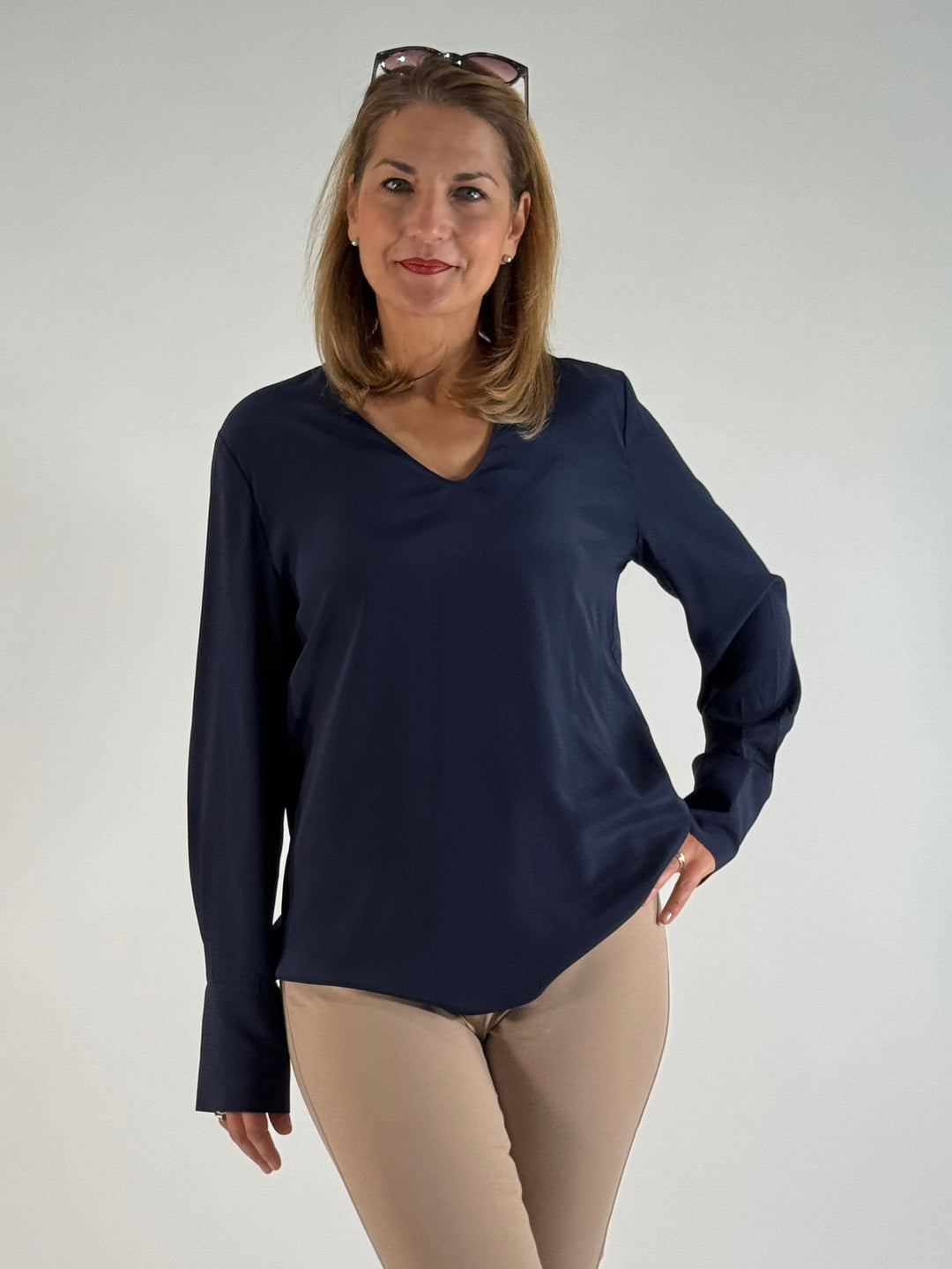 Seidenbluse mit V-Ausschnitt