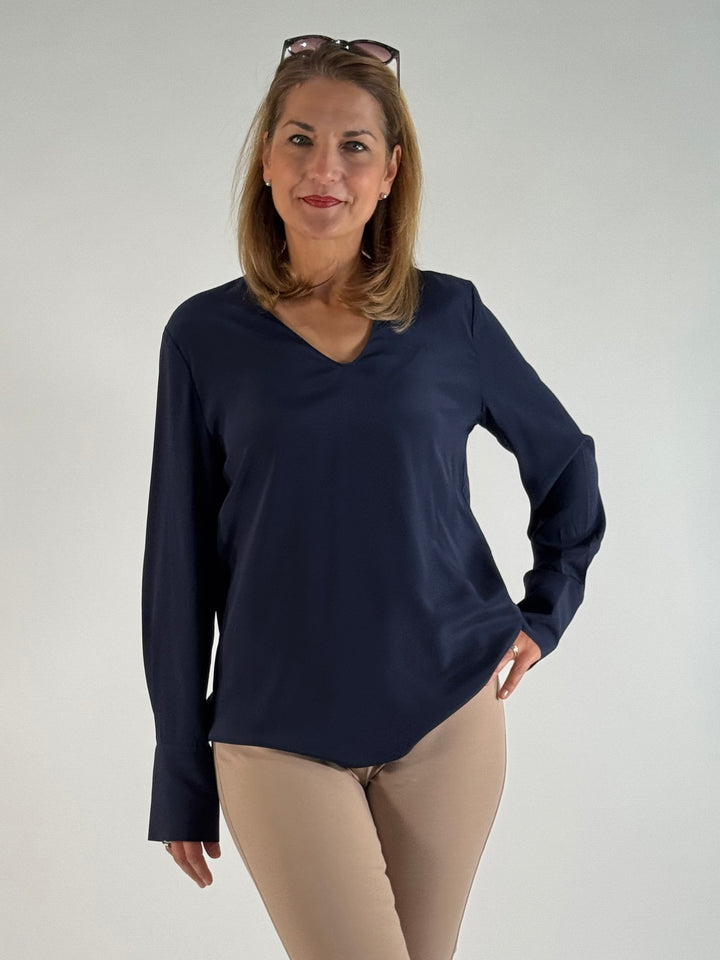 Seidenbluse mit V-Ausschnitt