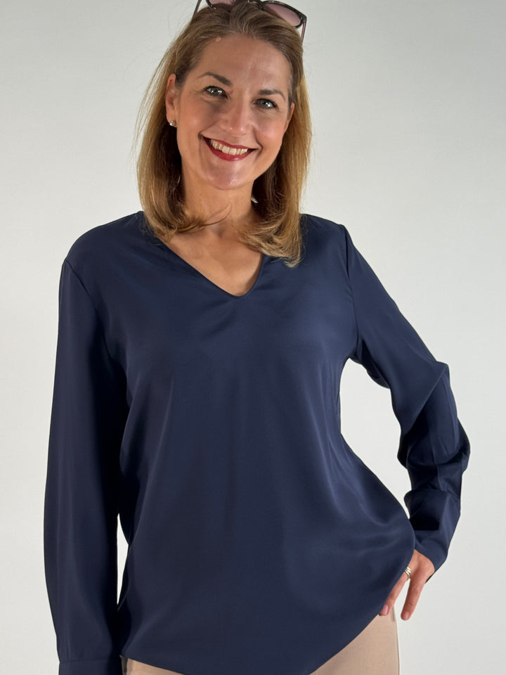 Seidenbluse mit V-Ausschnitt