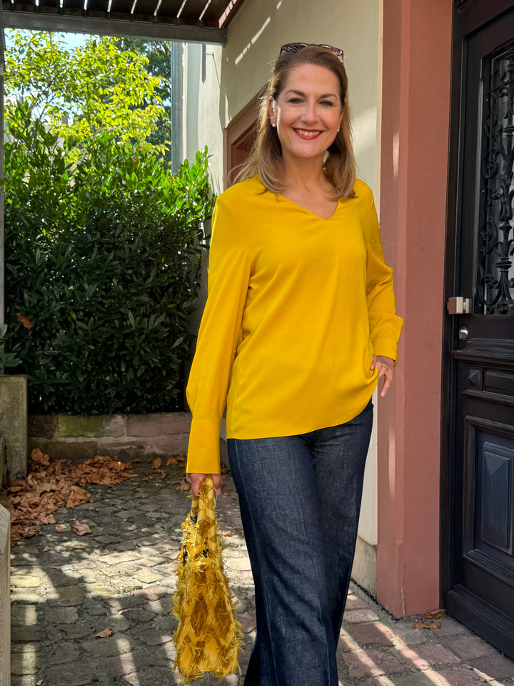 Seidenbluse mit V-Ausschnitt