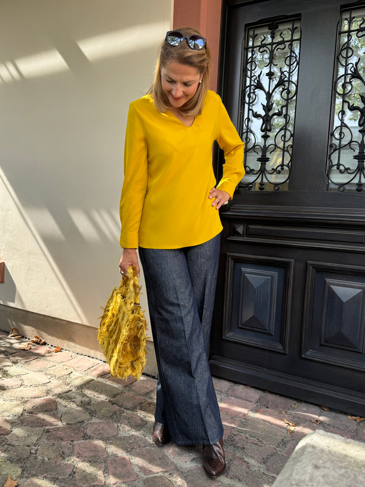 Seidenbluse mit V-Ausschnitt