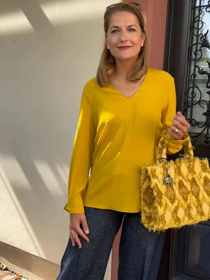 Seidenbluse mit V-Ausschnitt