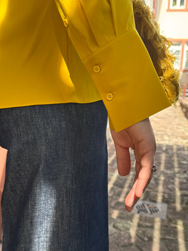 Seidenbluse mit V-Ausschnitt