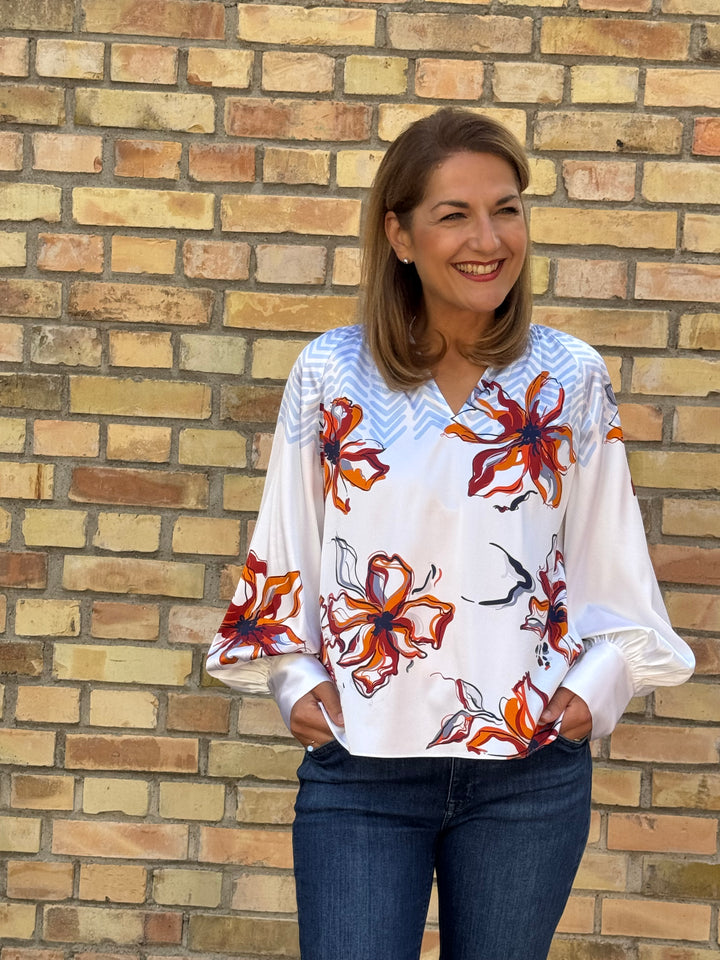 Seidenbluse mit V-Schlitz und Ballonarm
