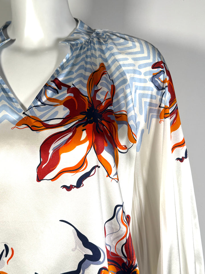 Seidenbluse mit V-Schlitz und Ballonarm