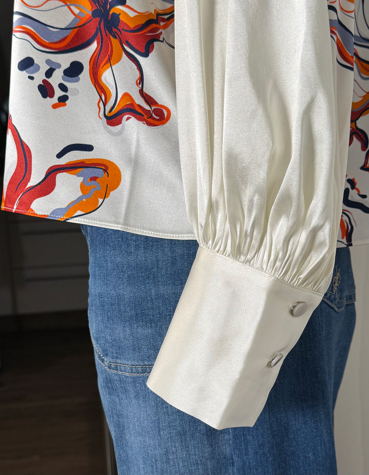 Seidenbluse mit V-Schlitz und Ballonarm