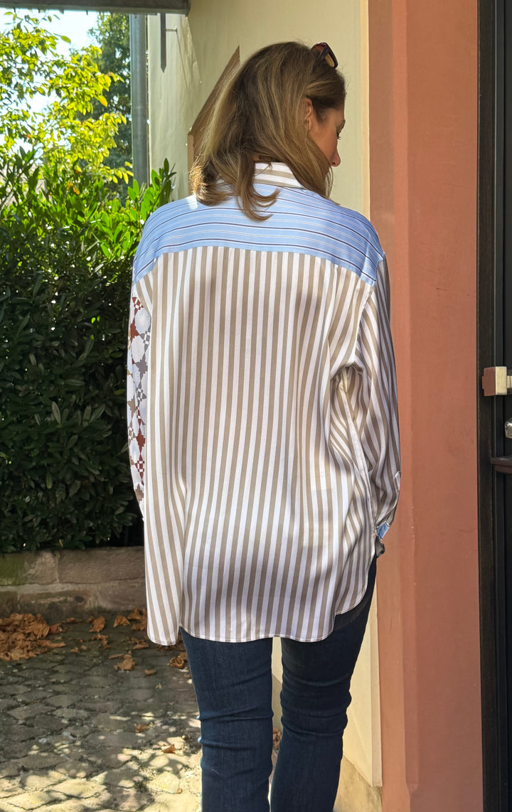 Seiden-Hemdbluse im Multiprint