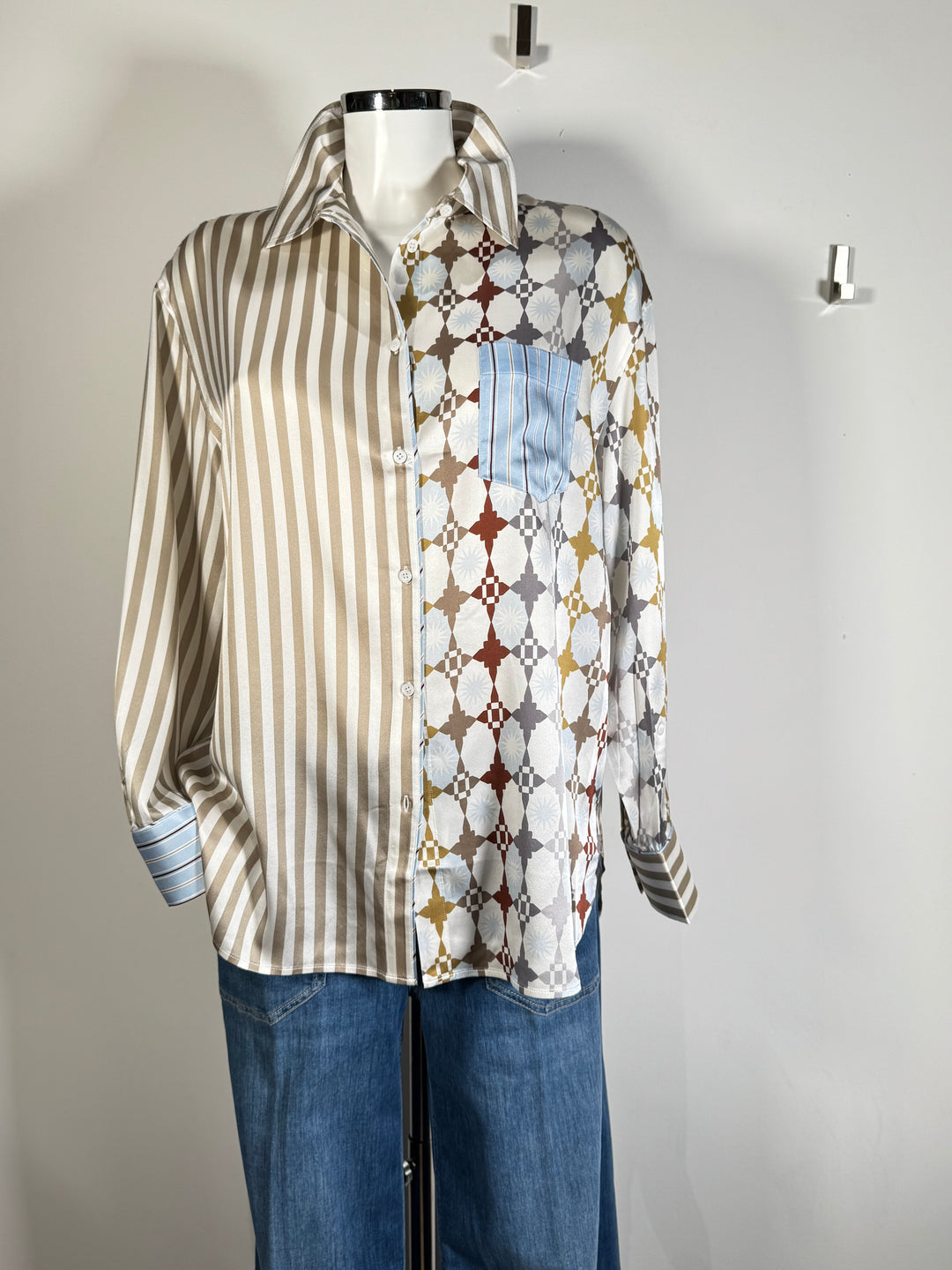 Seiden-Hemdbluse im Multiprint