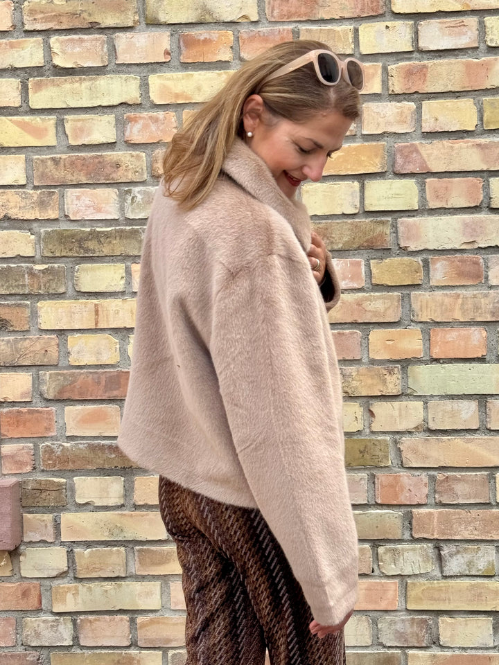 Kurze Jacke Faux Fur