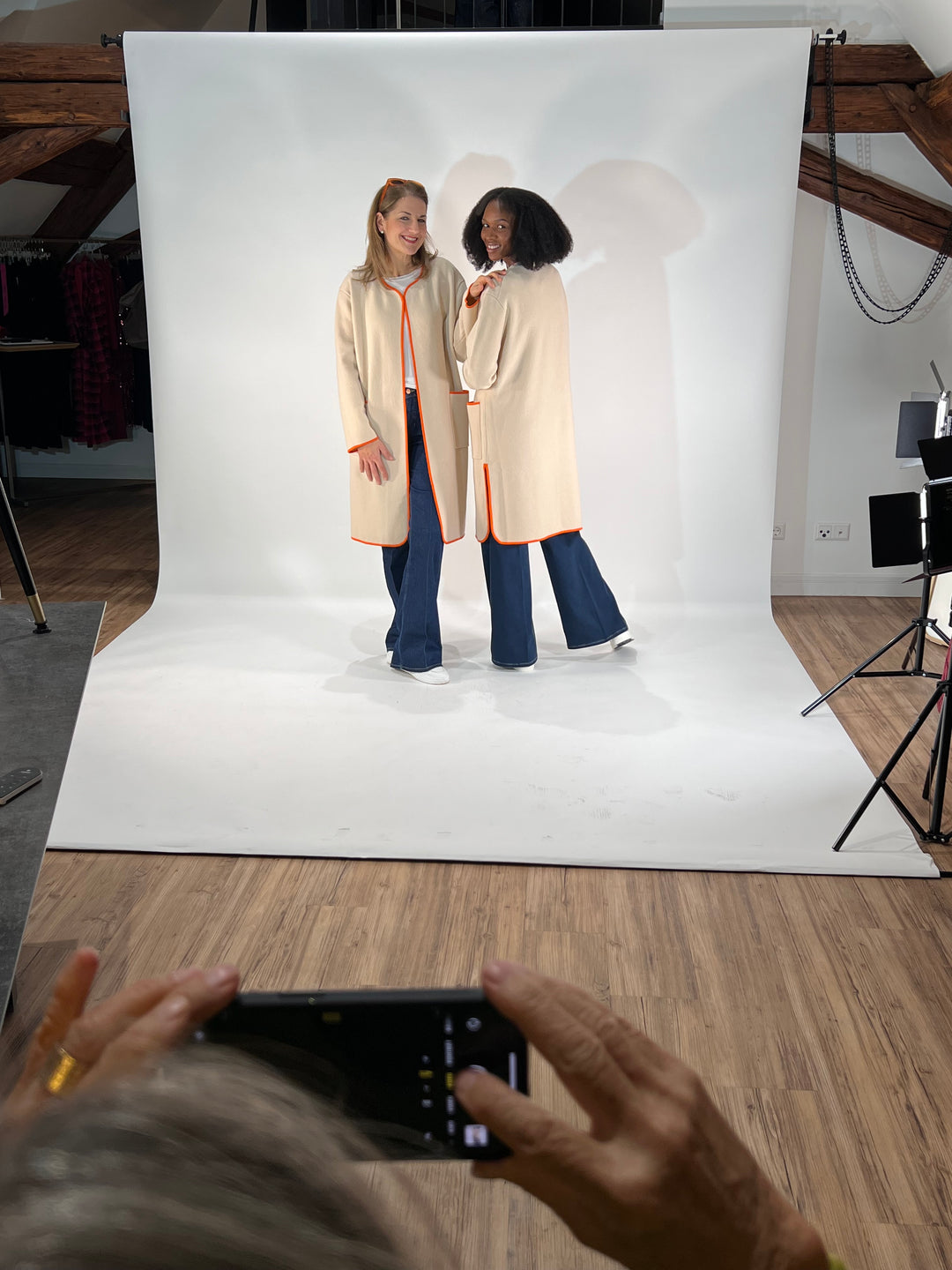 Strickcardigan mit Kontrastabschlüssen