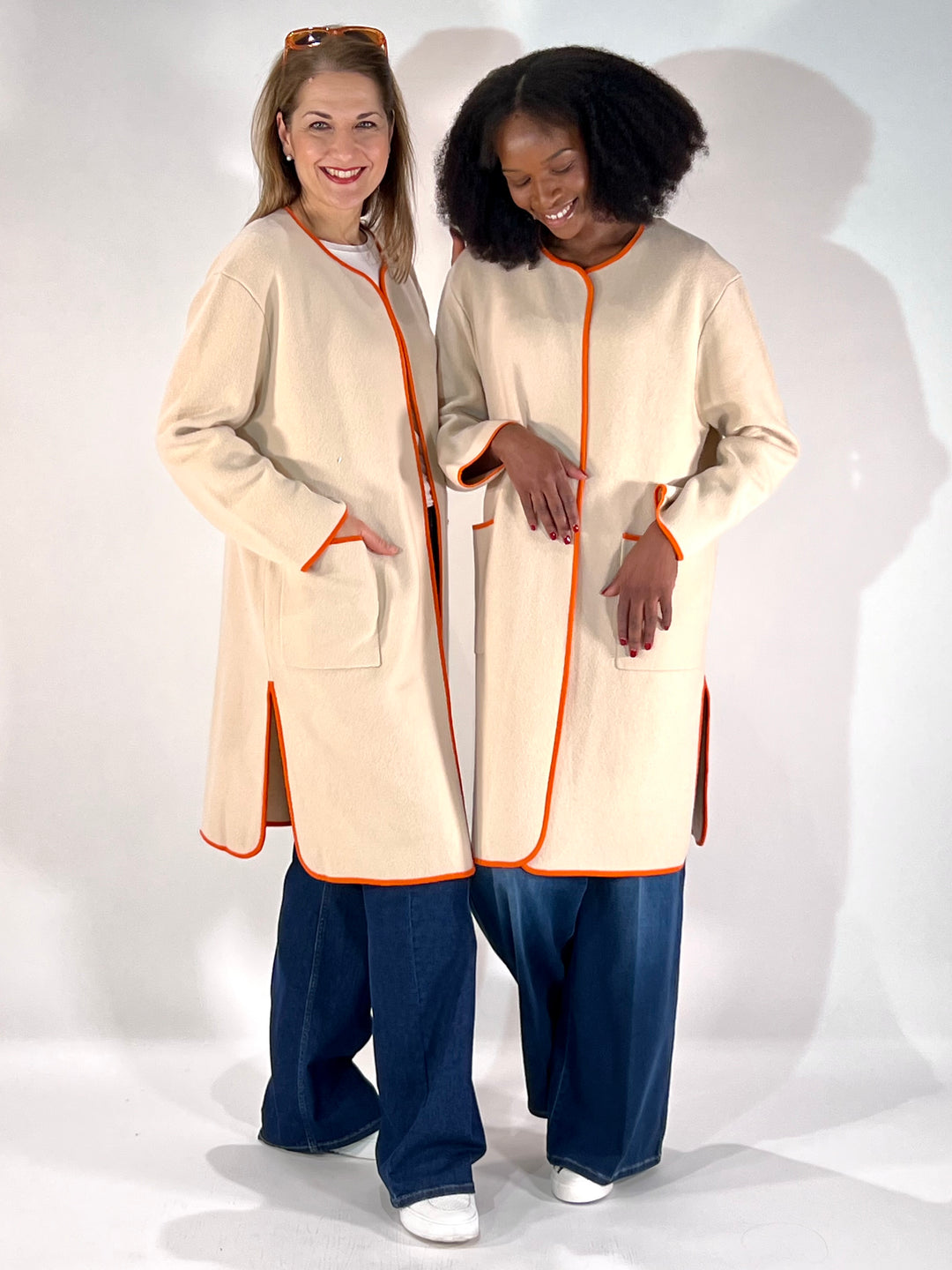 Strickcardigan mit Kontrastabschlüssen