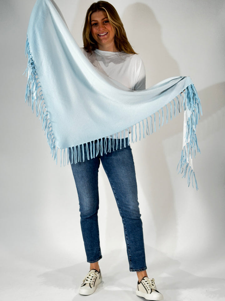 Dreieckstuch mit Fransen im Dégradé