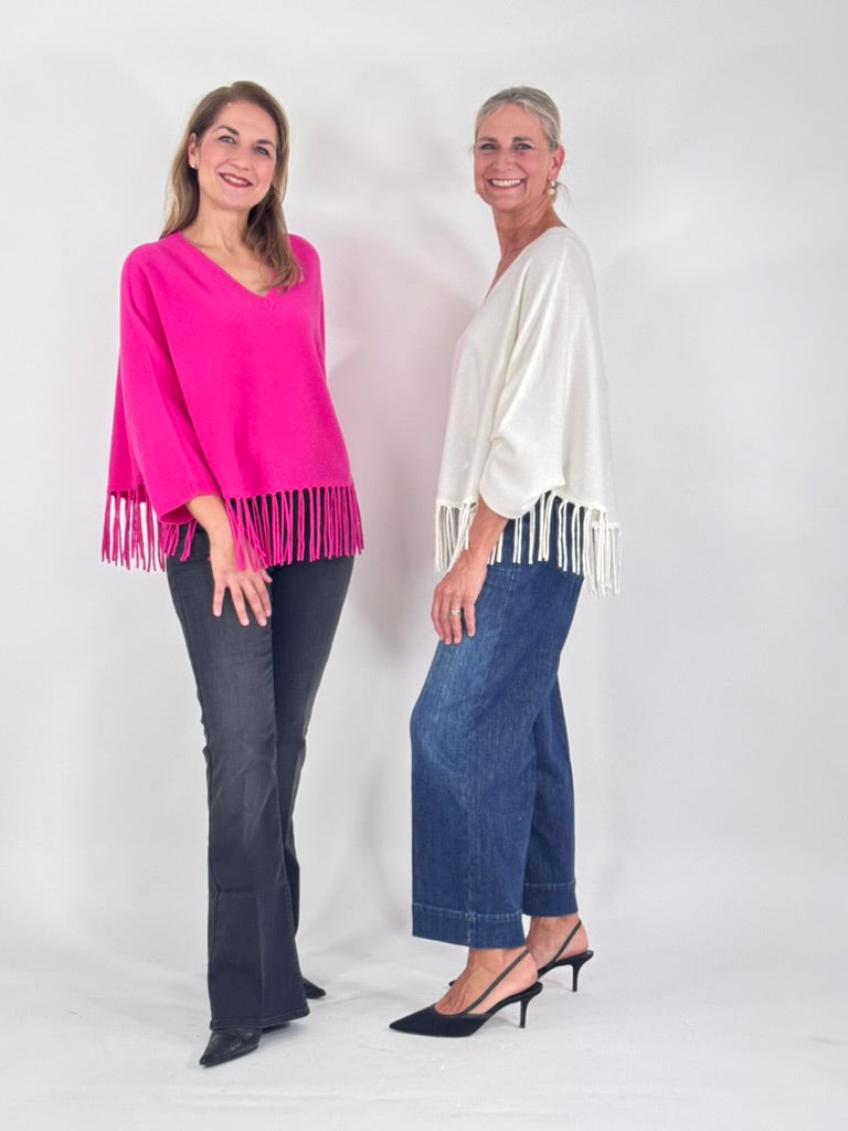 Poncho mit Arm und Fransen