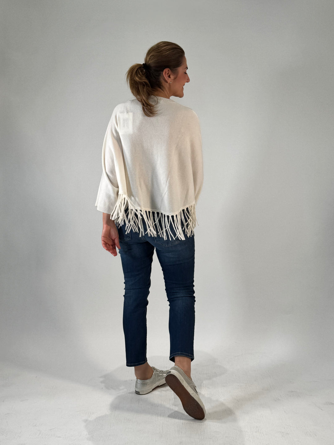 Poncho mit Arm und Fransen