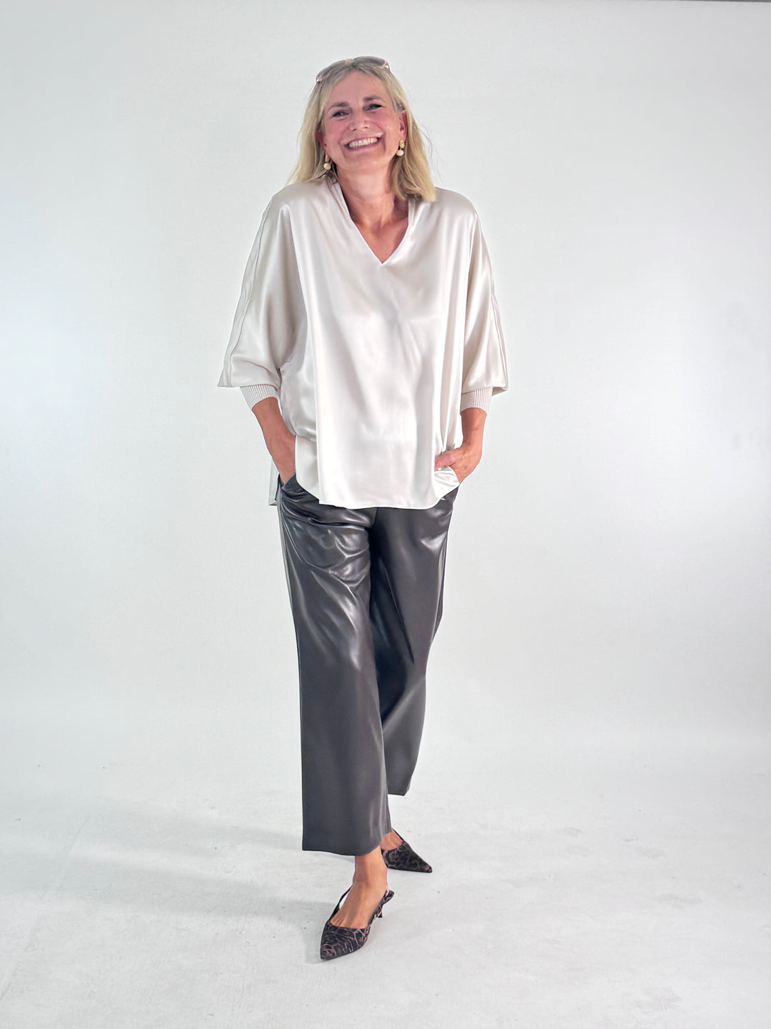 V-Seidenbluse Eva mit Strickbündchen