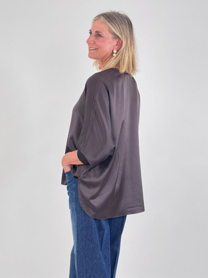 V-Seidenbluse Eva mit Strickbündchen