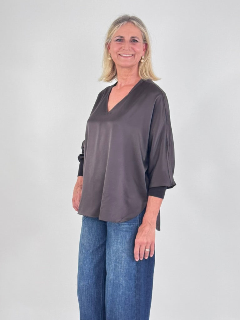 V-Seidenbluse Eva mit Strickbündchen