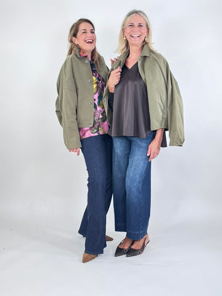 V-Seidenbluse Eva mit Strickbündchen