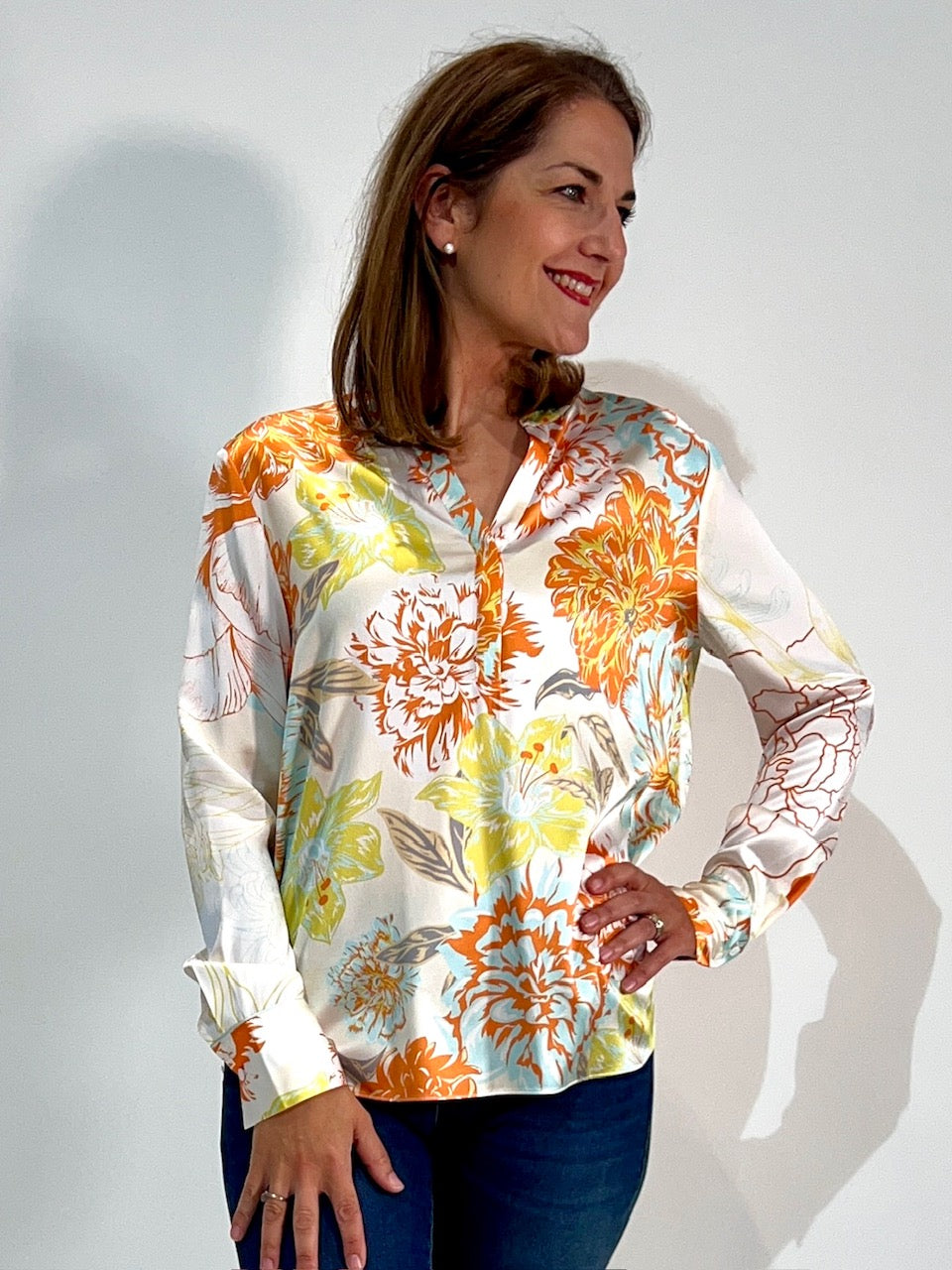 V-Seidenbluse im Blumenprint