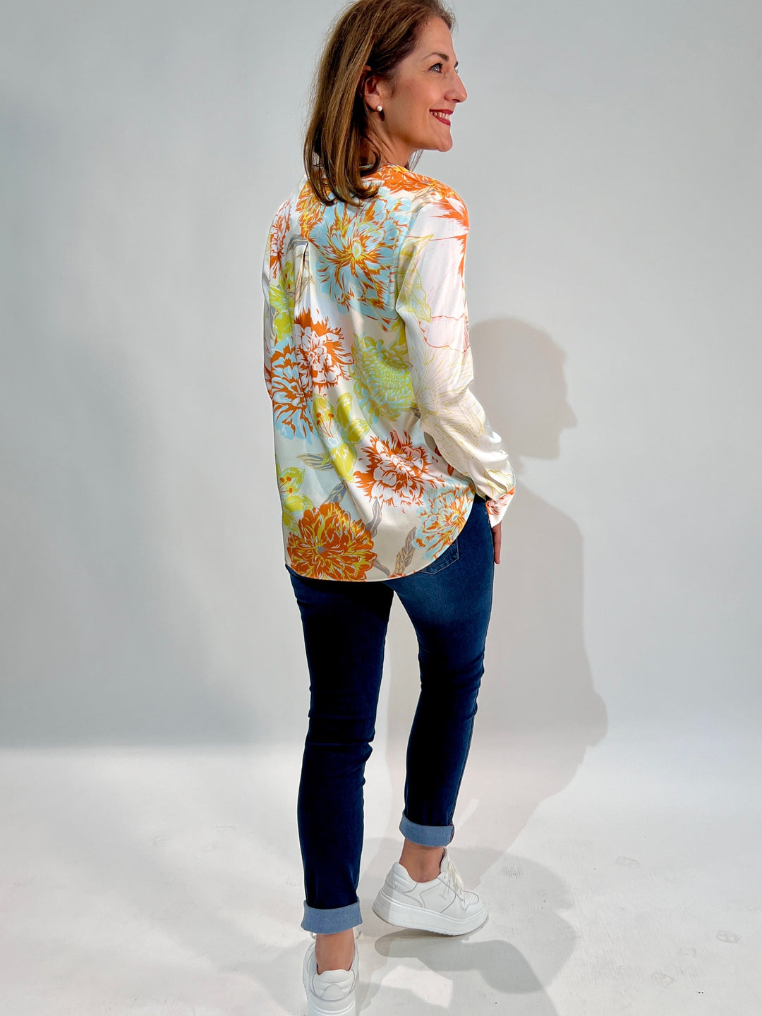 V-Seidenbluse im Blumenprint