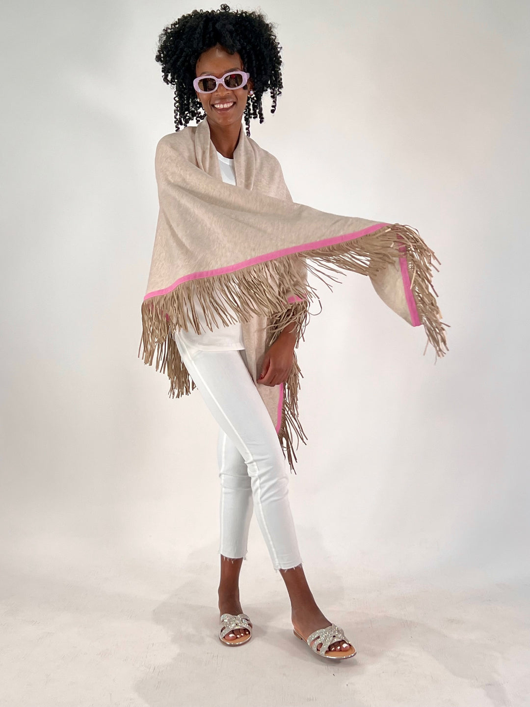 Triangular scarf with leather fringes