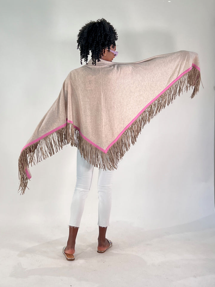 Triangular scarf with leather fringes
