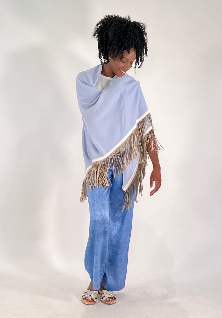 Triangular scarf with leather fringes